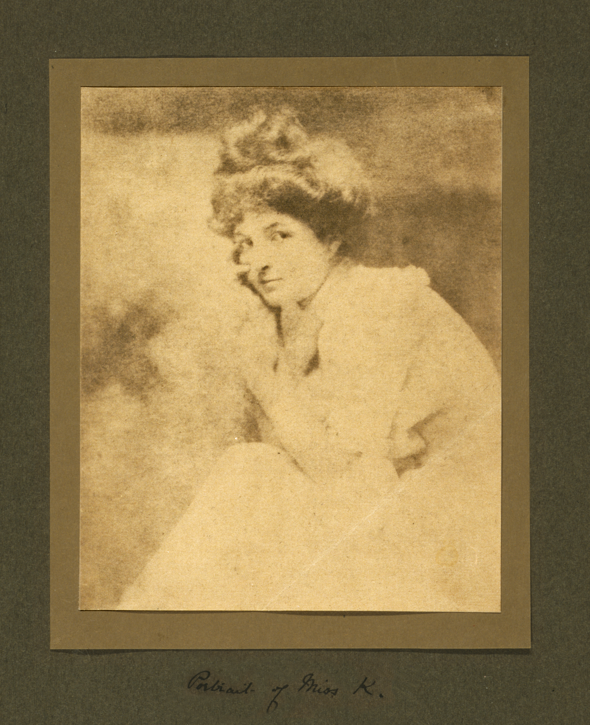 Zaida Ben-Yusuf :: Portrait of Miss. K. [Half-length portrait of actress Florence Kahn, seated, looking front.], ca. 1900. Gum bicromate print. Digital file from color film copy transparency. | src Library of Congress