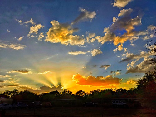 sunset skiesovertexas fieryskies clouds googlepixel4a mobilephotography weatherphotography