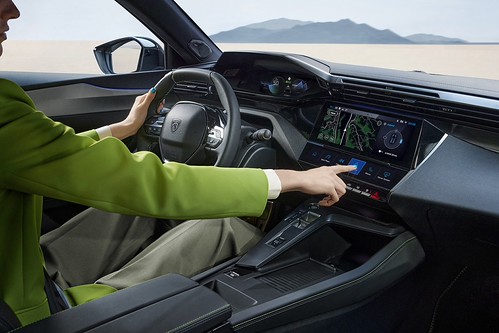 Novo Peugeot 408 revelado: especificações e data de lançamento