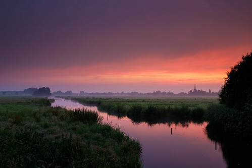 zoeterwoudezuidbuurt zuidholland netherlands holland nederland zoeterwoude polder greenheart groenehart sunrise rural
