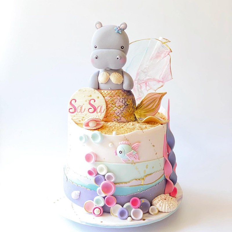 Cake by Sugar Luxe Studio
