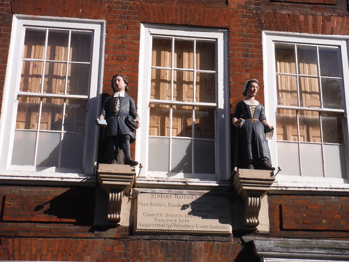 Figurines on the Old School House, Rotherhithe Village SWC Short Walk 54 - Rotherhithe (away from the river)