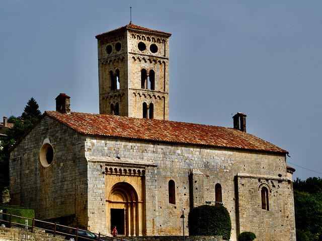 Església de Santa Cecília de Molló, Romànic Pirinenc.