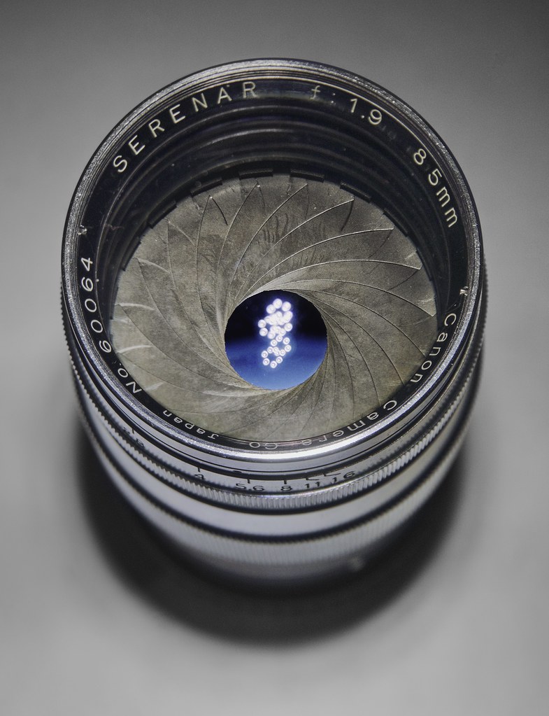 Lens porn: 20 diaphragm blades on Canon Serenar 85mm f/1.9