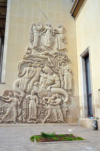 2022.05.14.052 PARIS - Palais de Tokyo - Bas relief - Allégorie à la gloire des Arts  d'Alfred Janniot | by alainmichot93 (Bonjour à tous - Hello everyone)