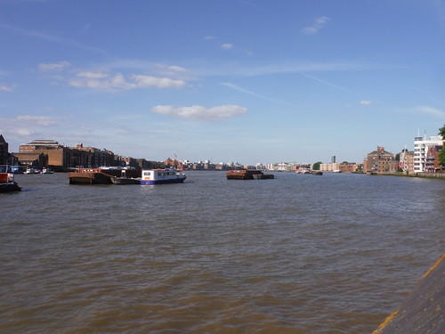 Downstream View from Bermondsey Wall East/Rotherhithe SWC Short Walk 54 - Rotherhithe (away from the river)