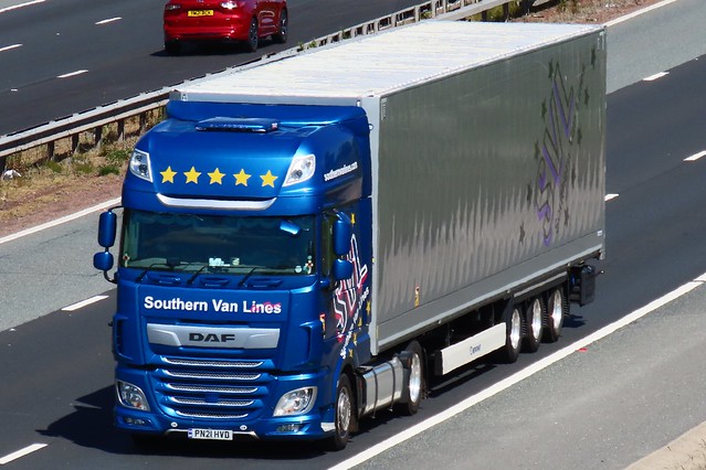 Southern Van Lines, DAF-XF (PN21HUD) On The A1M Southbound 20/6/22