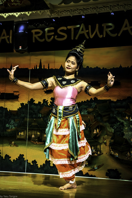 Classical dance performance at the Asiatique center, Bangkok, Thailand.  908a