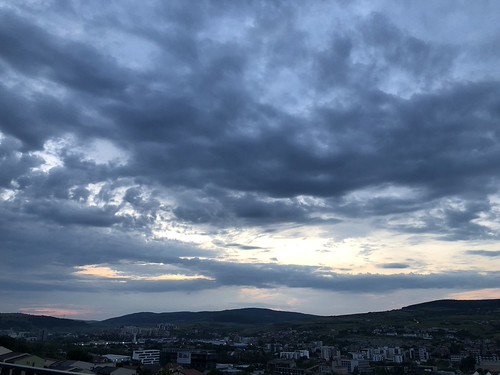 Sunset clouds by CameliaTWU, Cluj-Napoca, România