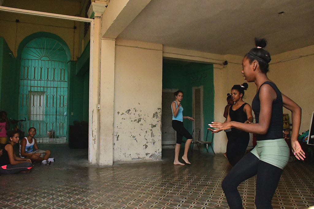 Cuba-Cienfuegos- dancing school