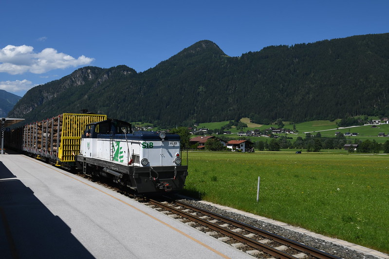 Güterzug auf der Zillertalbahn
