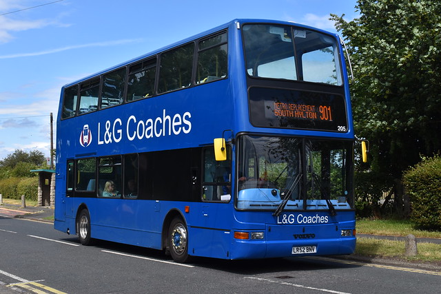 0205 LR52 BNV L&G Coaches