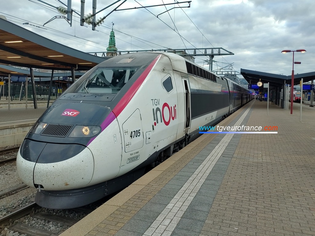 La rame TGV Euroduplex 4705 SNCF d'Alstom en gare de Luxembourg
