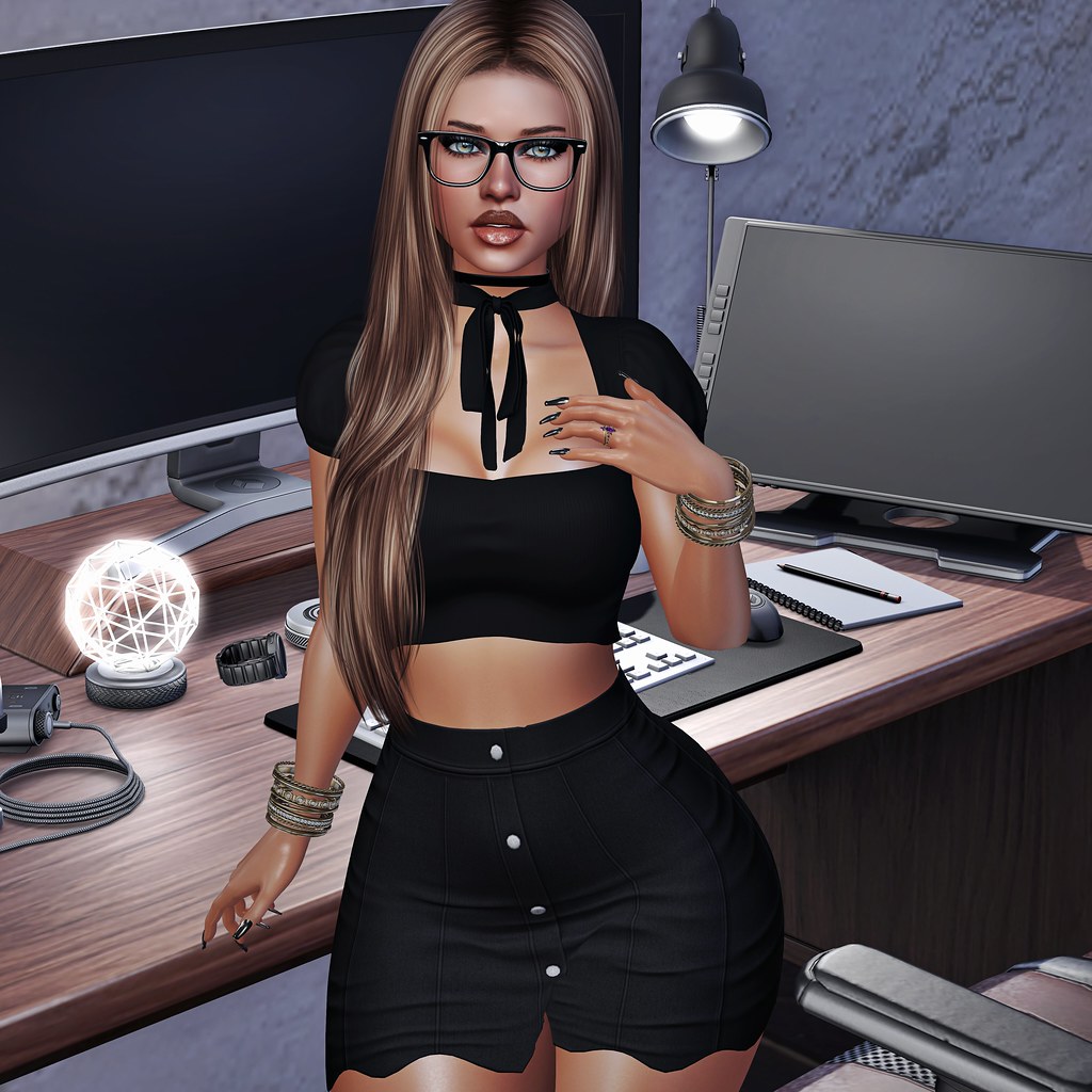 Starlet at the Office 4096