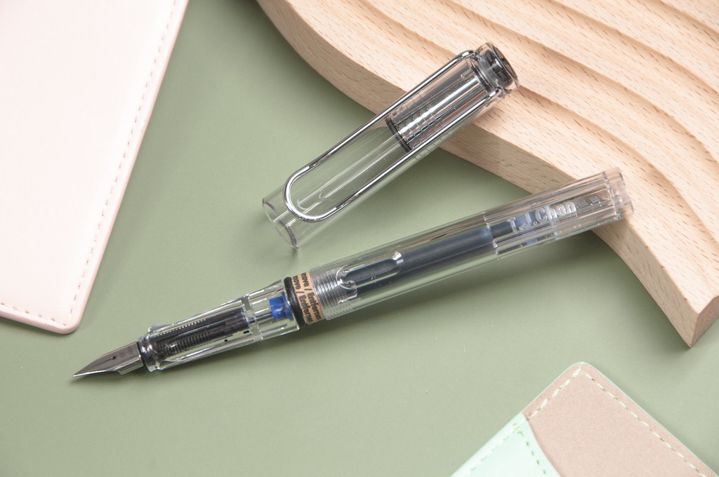 台湾 LAMY 七彩万年筆ギフトボックス / vista 自信者シリーズ - 透明