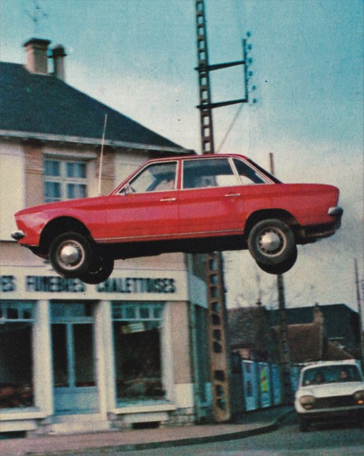 Postcard VW K70 Film Pas de problème Georges Lautner Collection ''Les Cascadeurs'' Echappement 1975a