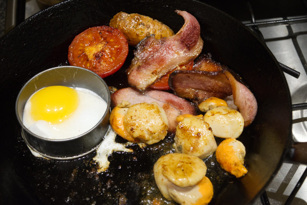 DSC_4527 English Breakfast: London Smithfield Meat Market George Abraham Ltd Stall Products Keevil & Keevil British Triple Smoked Dry Cured Back Bacon 97% Pork 1.5Kg for £10.80 each. Duck Egg Tomato and Scallops