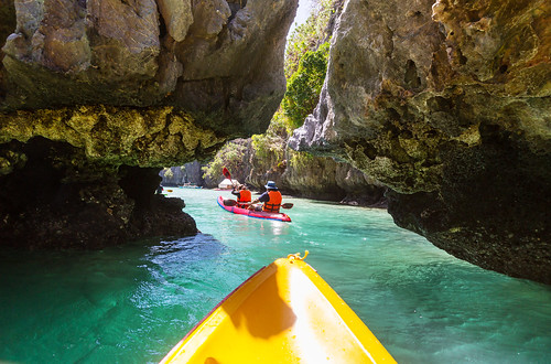 Kayaking in Palawan. From Heading to the Philippines? Our 10 Best Travel Tips