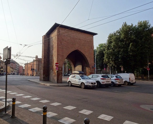 Porta San Vitale