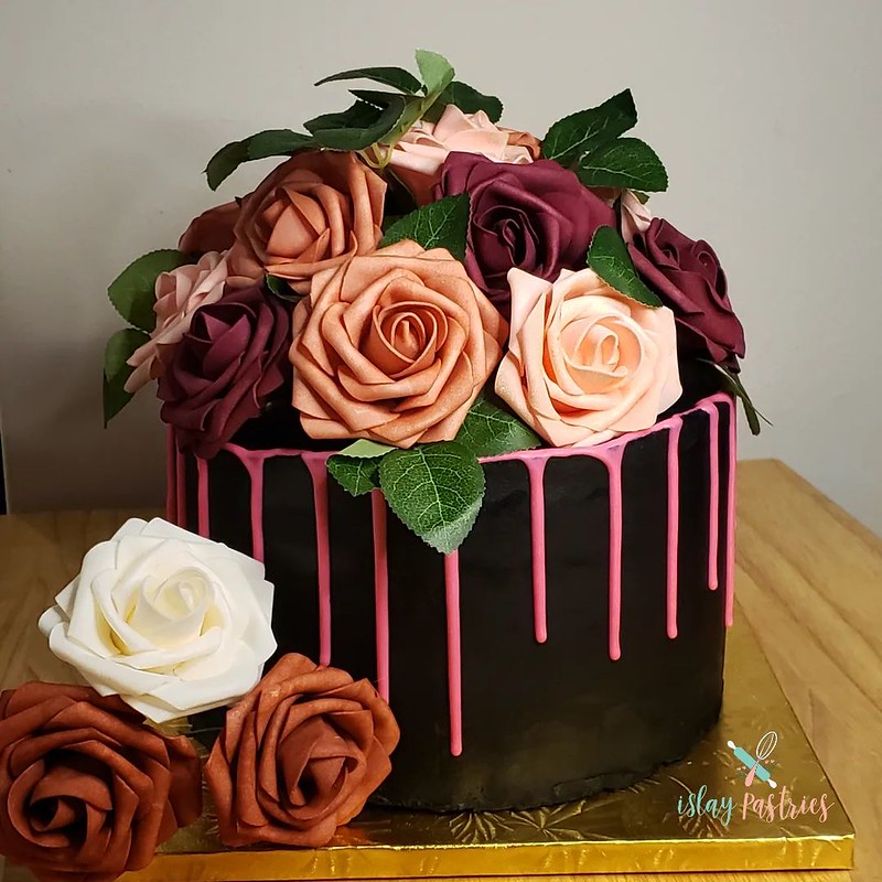 Cake by ISlay Pastries