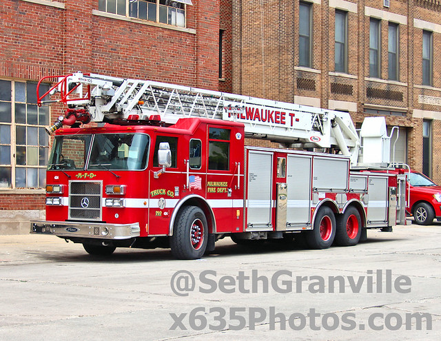 Milwaukee Fire Department Spare Truck 424