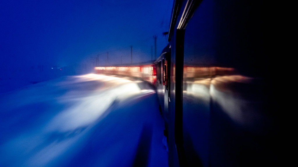 Albulabahn im Schnee bei Nacht