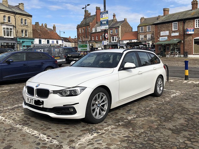 A bit out of area ….. An unmarked BMW 330D XDrive Tourer Driver Trainer Unit, operated by West Yorkshire Yorkshire Police.  Seen in Thirsk in 30/06/2022.