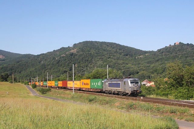 Metrans 383 410-8 bij Církvice op 1-6-2022
