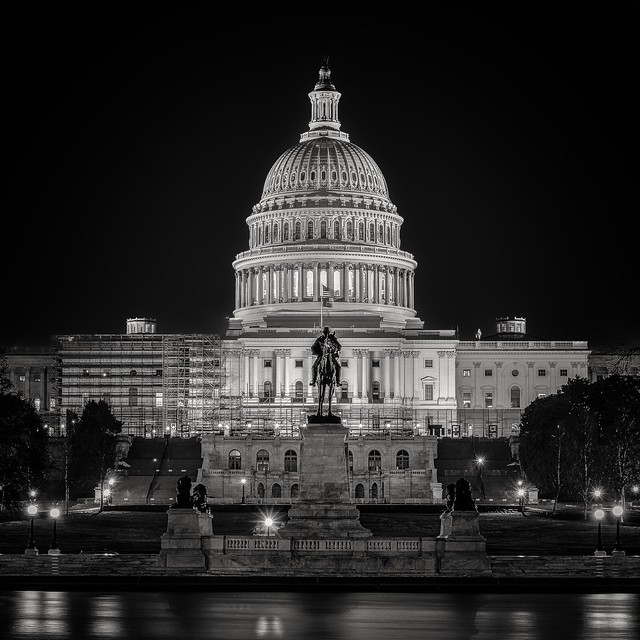 Long exposure shot of the US Capitol building, Washington DC