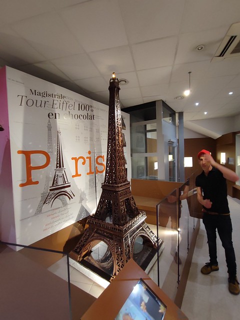 צילומים מהתצוגה פיסול בשוקולד פסלים מעוצבים משוקולד פסלי שוקולד מוזיאון השוקולד טיול בפריז אסף הניגסברג