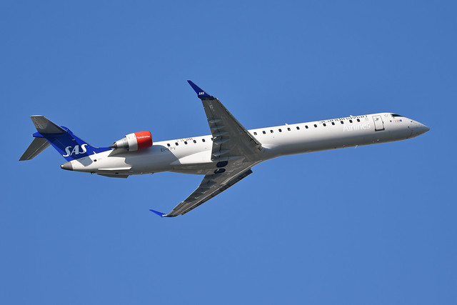 Bombardier CRJ-900 ‘EI-FPV’ SAS Scandinavian Airline System