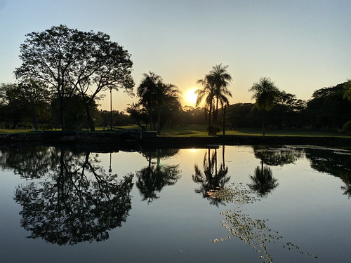 🇵🇾 Amanecer en Asunción - Sunrise in Asunción by LOB52, There is no second chance to take a pic. When I saw this beauty I stopped my car and I took this pi