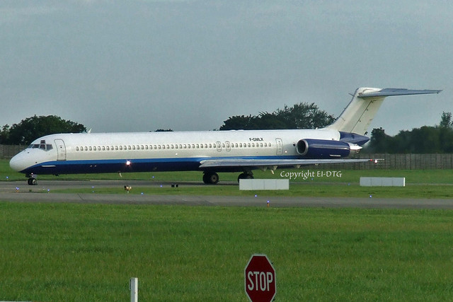 McDonnell Douglas MD-83 F-GMLX Blue Line