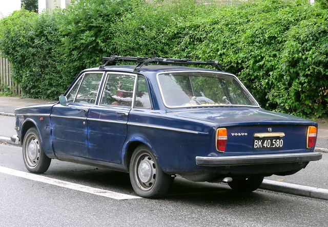 1970 Volvo 144 BK40580 shows signs of careless use on a visit to Copenhagen