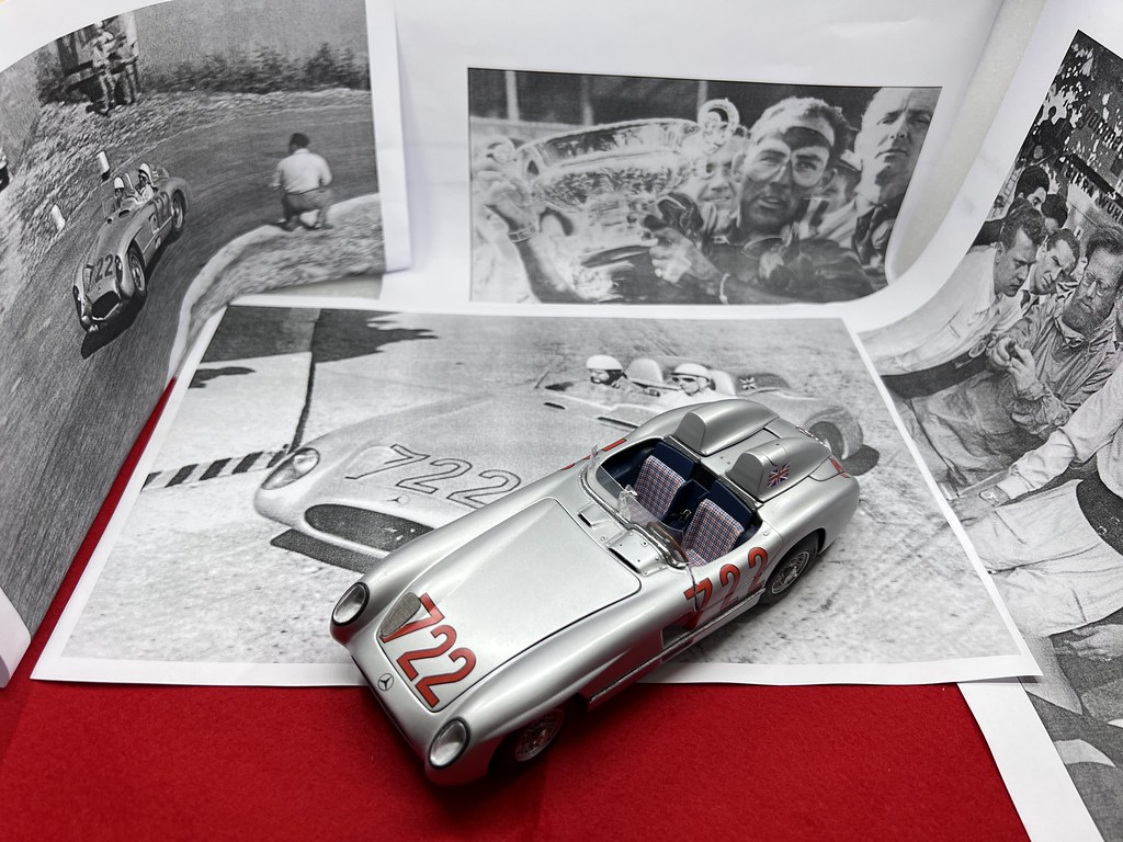 [REVELL] MERCEDES BENZ 300 SLR Mille milles 1955 numéro 722  pilotée par Sir Stirling MOSS Réf 7204 - Page 11 52189876657_c8da79d0f1_b