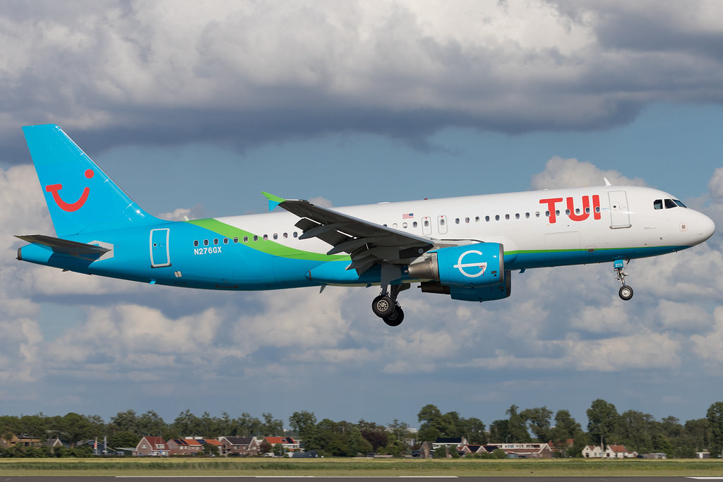 Tui Airlines Nederland - Airbus A320-214 - MSN 2695 - N276GX