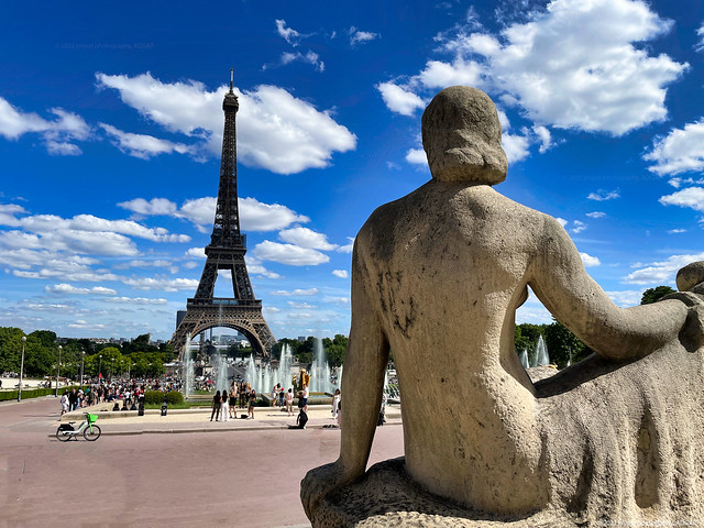 Paris sera toujours Paris, la statue et la tour Eiffel -IMG_2873-Modifier