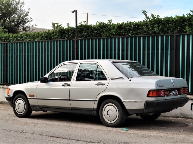 1984 Mercedes-Benz 190 E