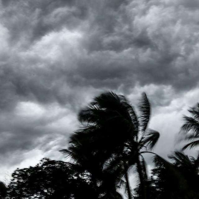 El ciclón Bonnie se elevó a huracán categoría 2 en el océano Pacífico