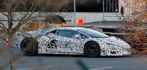Lamborghini PHEV 2023: sucessor do Aventador é visto