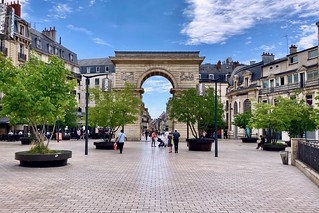 Porte Guillaume am Place Darcy