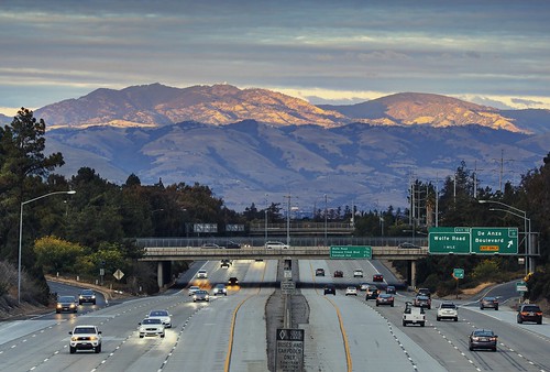 cupertino sanjose sanfranciscobay sanfranciscobayarea siliconvalley california usa mthamilton lickobservatory observatory sunset dusk goldenhour sky outdoor cloud cloudy landscape mountain highway freeway street bridge car sony sonya6000 a6000 tamron tamronsp150600mmf563 longlens 1xp raw photomatix hdr qualityhdr qualityhdrphotography fav100