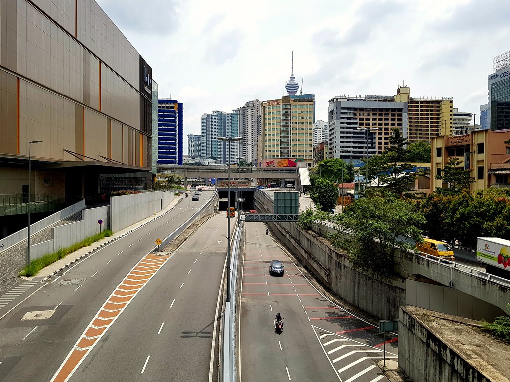 East Entrance view of Jalan Pudu @ 吉隆坡三井啦啦宝都购物公园 Lalaport KL