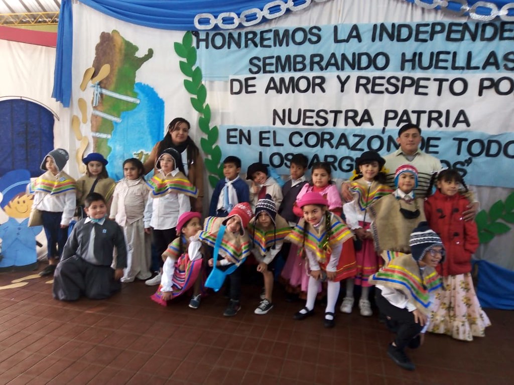 2022-07-09EDUCACION: Escuelas se vistieron de celeste y blanco conmemorando los 206 años de la Declaración de la Independencia