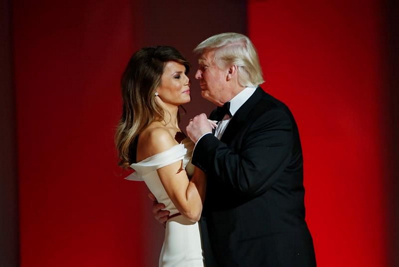 Así bailan el nuevo presidente de EEUU Donald Trump y la Primera dama Melania Trump