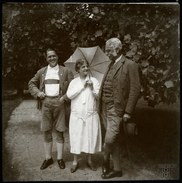 ArchivTappen29(Album1b)202 Familienalbum aus Bayern, Schloss Egg, Bernried, 1920er