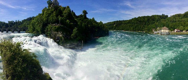 Les chutes du Rhin en panoramique