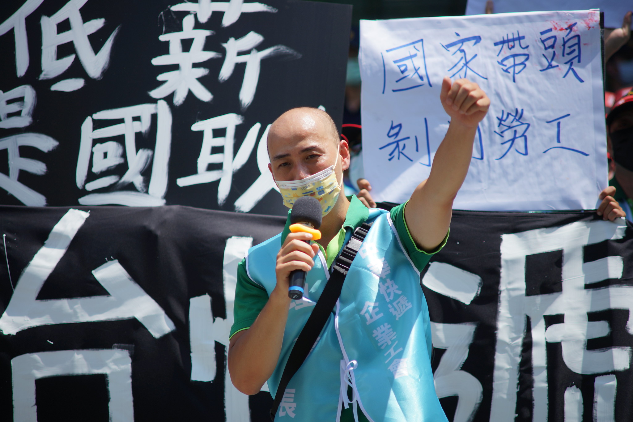 工會理事長陳宏春說，只要今天黃振忠願意簽字，明天就不會發生第二波罷工。（攝影：王顥中）