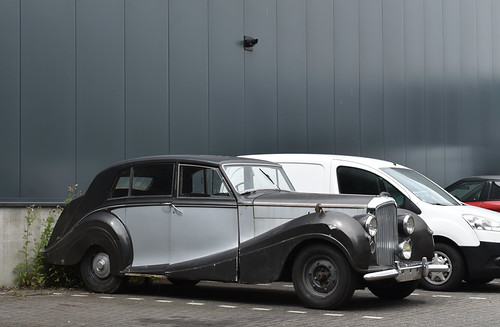 Bentley Mark VI | by denniselzinga