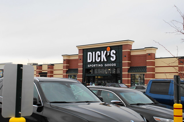 Dick's (Mall of NH)